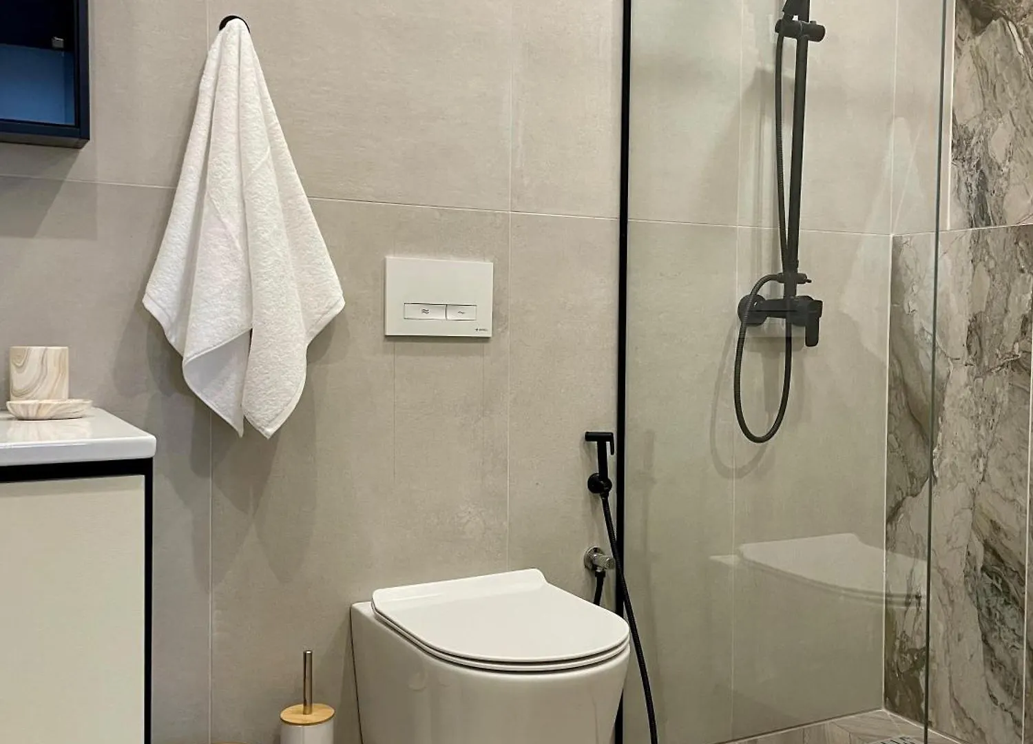 - Free Parking - Comfy City Center Apartment - Durres